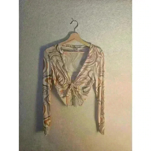 Body long sleeve mesh top - Picture 3 of 5